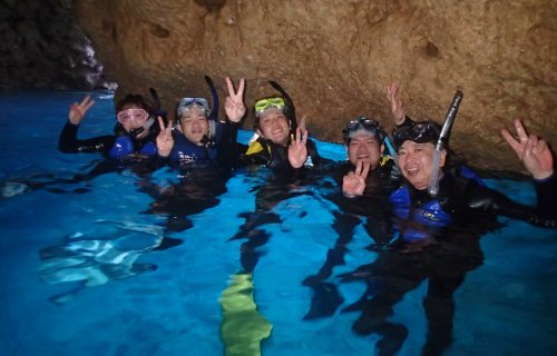 沖縄 アクティビティ Liquid Blueの１グループ貸し切り 青の洞窟シュノーケル
