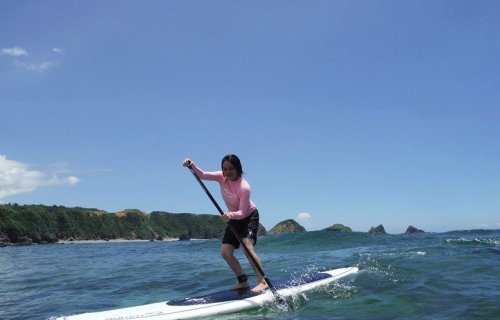 JOY SUP × SURFのエメラルドグリーンの水上を自由にお散歩！沖縄SUPクルージングコース